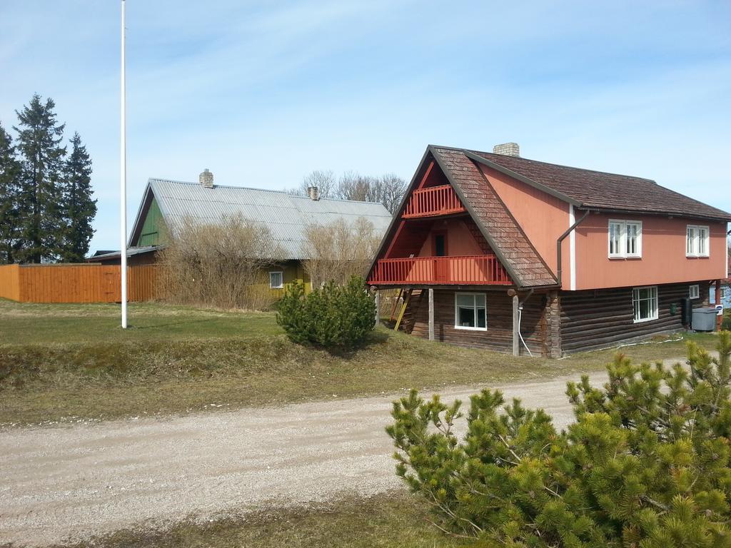 Katri Guesthouse Tubala Exteriör bild